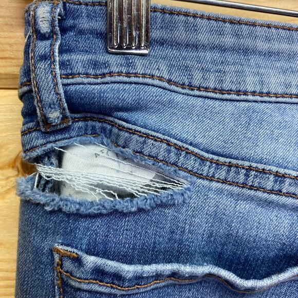 Articles of Society Distressed Skinny Jeans Size 26 - Picture 5 of 9